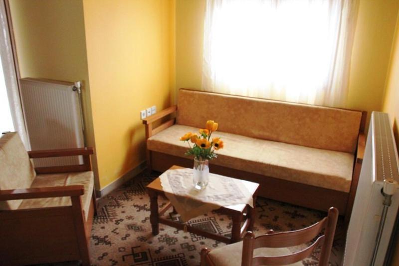 Stis Kyra - Vasilikis *